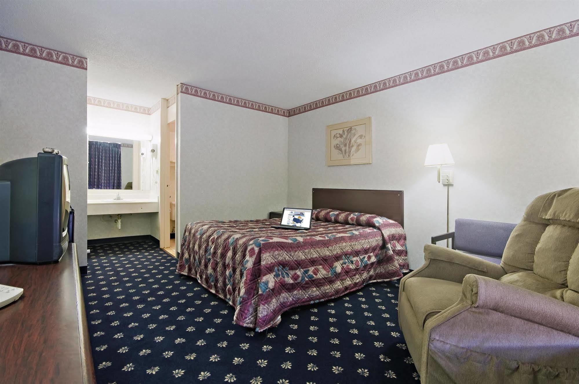 Rodeway Inn Далтон Номер фото