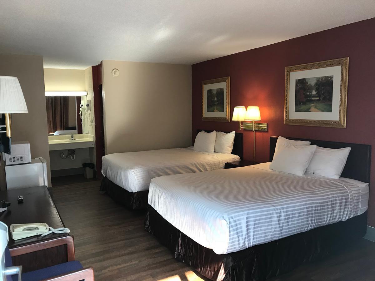 Rodeway Inn Далтон Екстер'єр фото